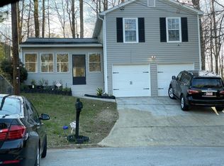 2049 Scarbrough Trl E, Stone Mountain, GA 30088