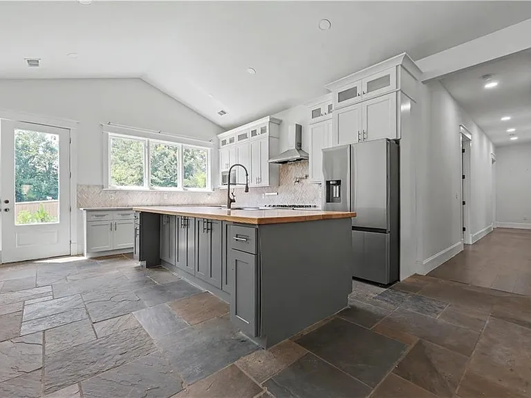 2909 Jones Mill Rd — Photo 9