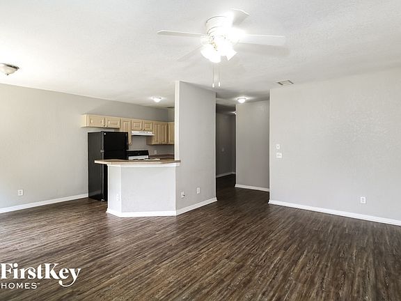 3rd image of 1481 S Chamberlain Blvd