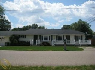 1300 Dawes Ave, Rochester Hills, MI 48307