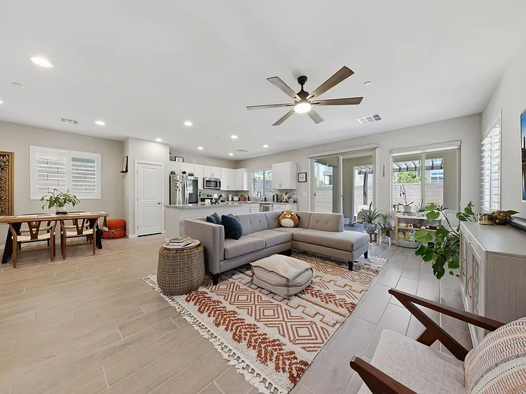 11824 Pelican Butte Ave — Photo 8