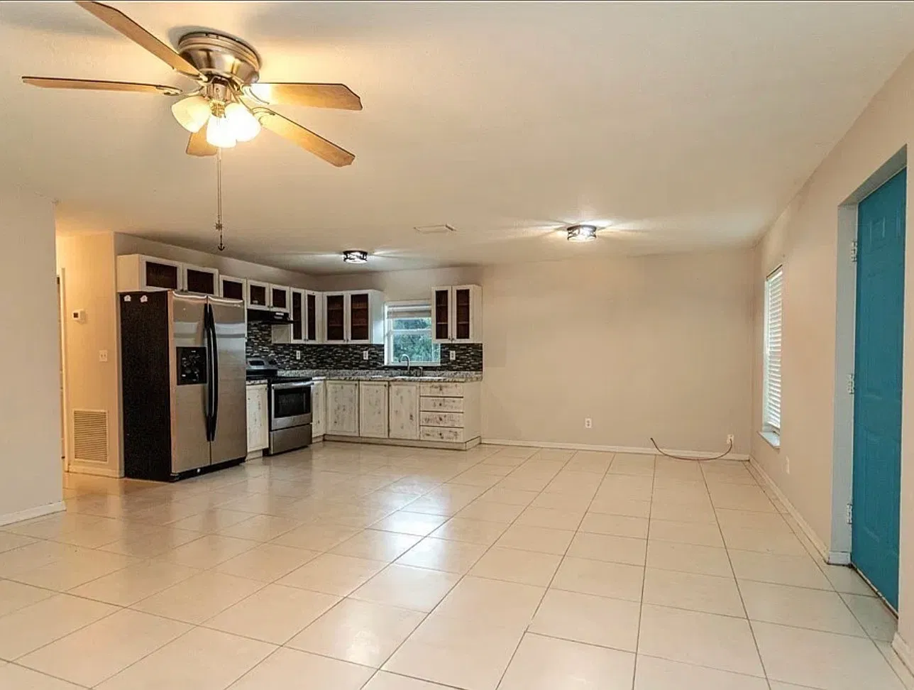 2 bed, 1000 sqft, $1,675 — Photo 2