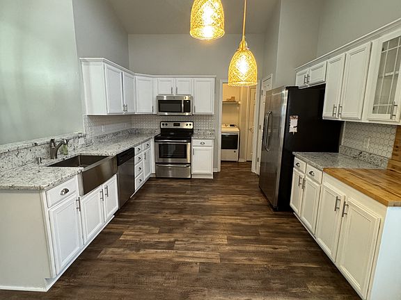 5th image of 2016 Saltwater St