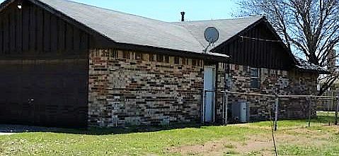 2nd image of 1404 W Broadway Ave