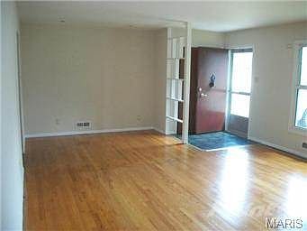 4th image of 6401 Kingsway Dr