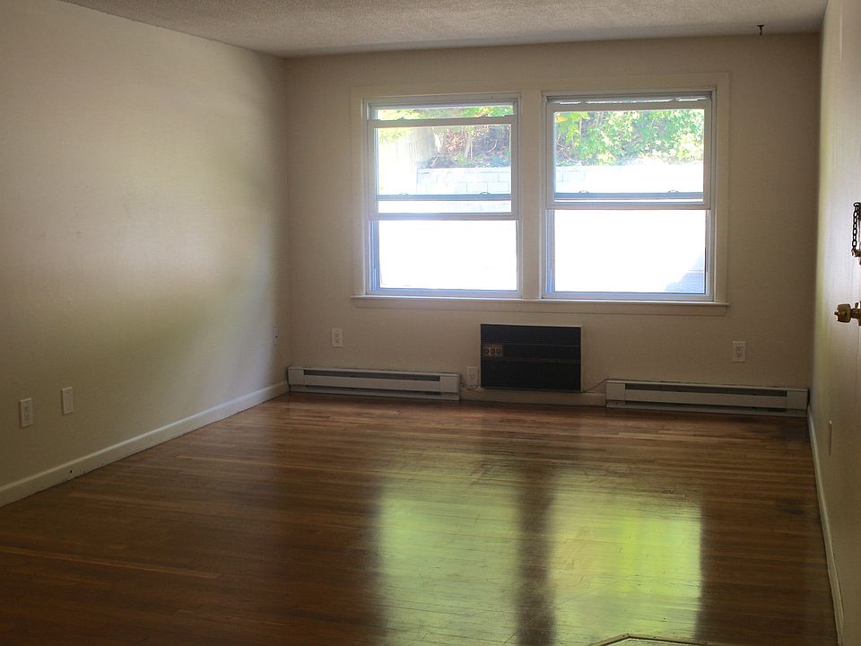Living Room w/ hardwood flrs