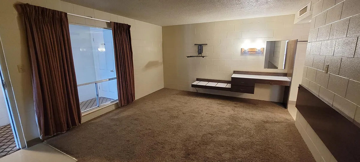 Unit Photo - 112 E Cherry St #214