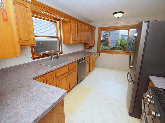 4th image of 8011 7th St W