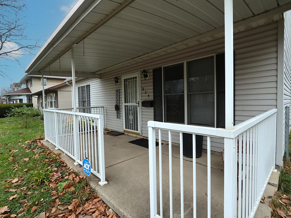 1st image of 924 Uncapher Ave