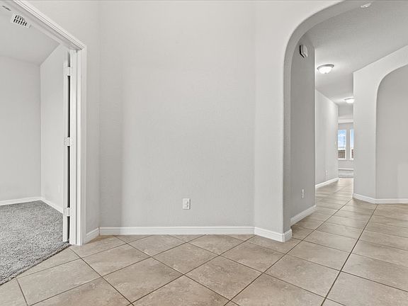 4th image of 1117 Scotney Ln