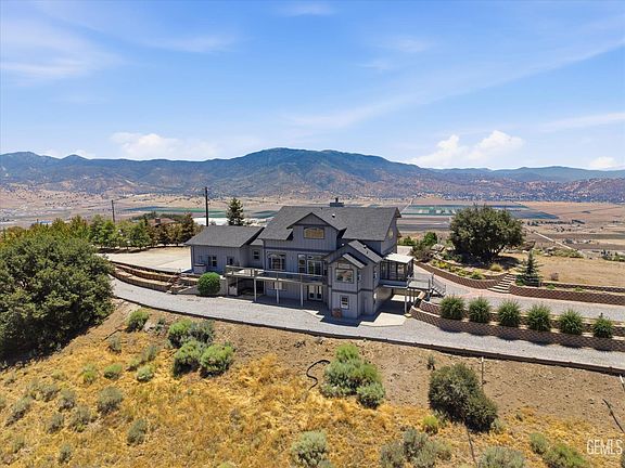 2nd image of 27101 Skyline Dr