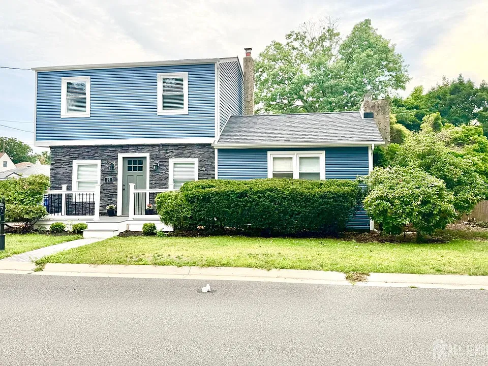 27 Brookside Rd