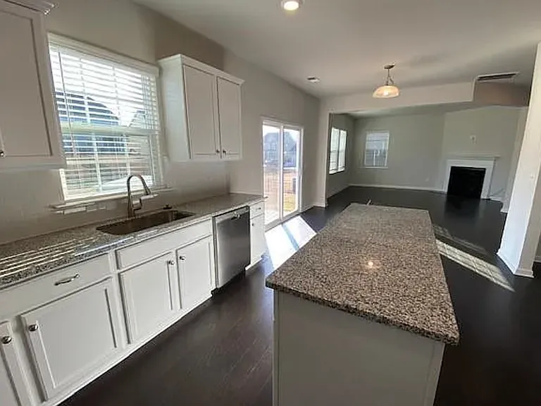 1048 Winnett Dr — Photo 23