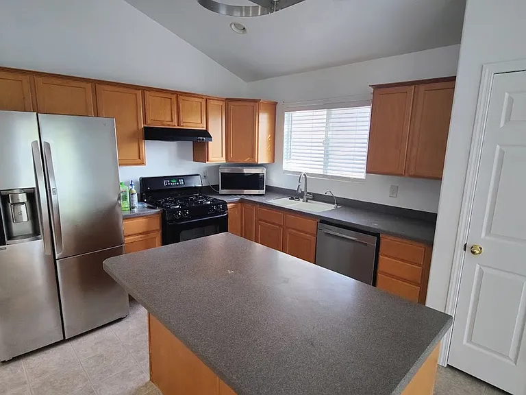 2305 N 2080 W — Photo 5