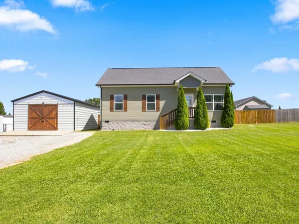 1204 Redden Ln, Burns, TN 37029