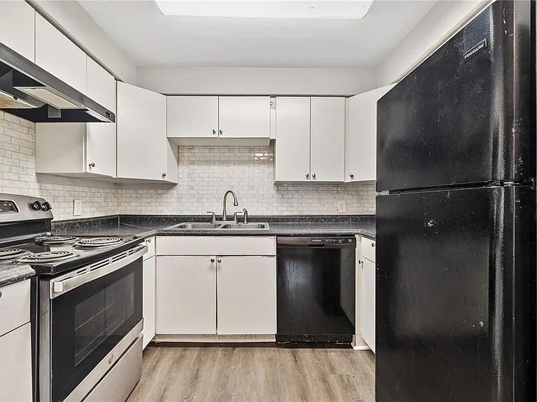 1221 E Mohawk Ave #C — Photo 6
