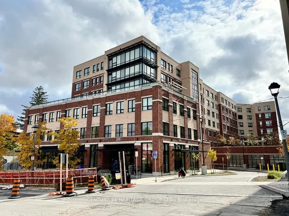 275 Woodbridge Ave #105, Vaughan, ON L4L 2T1