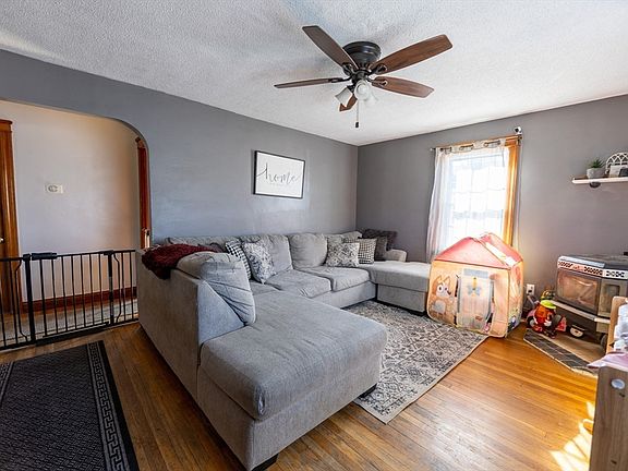 5th image of 103 Chicago St