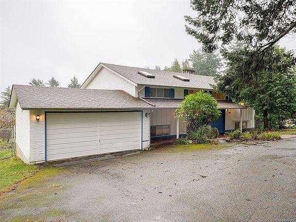 4th image of 2202 Arbutus Rd