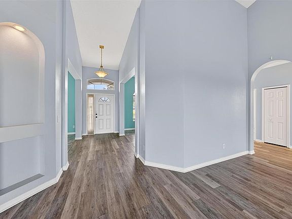 4th image of 170 Cedar Springs Cir