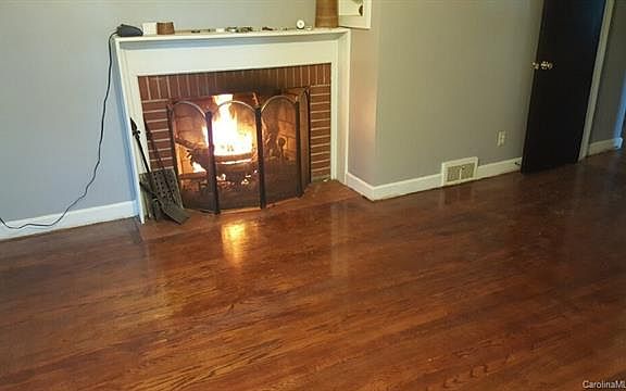 3rd image of 1951 Sherwood St