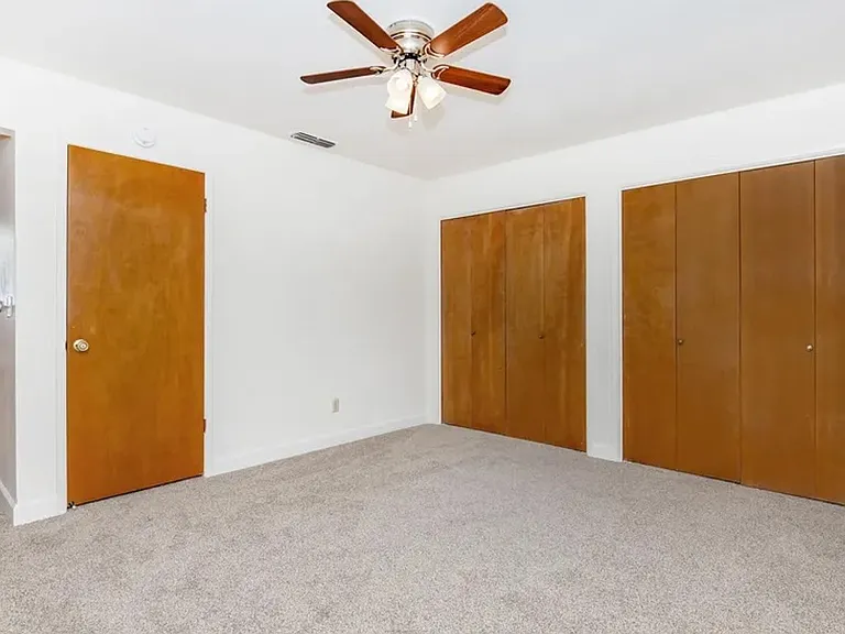 7178 N Jackson Ave — Photo 28