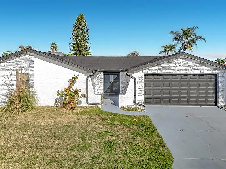 9920 San Mateo Way — Photo 3