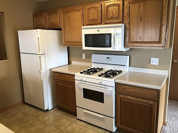 5th image of 952 Buckingham Dr #A