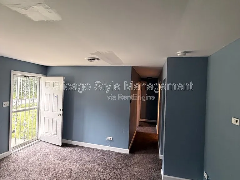 1928 Campbell Ave — Photo 2