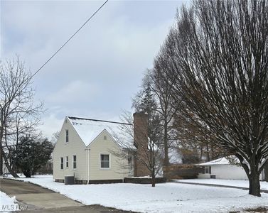 907 Broadway St E, Cuyahoga Falls, OH, 44221