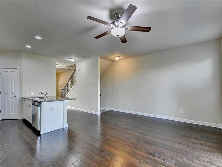4307 Tacoma Trce — Photo 21
