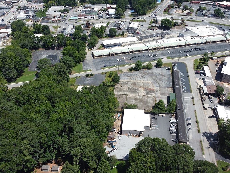 1st image of 4365 Cowan Rd