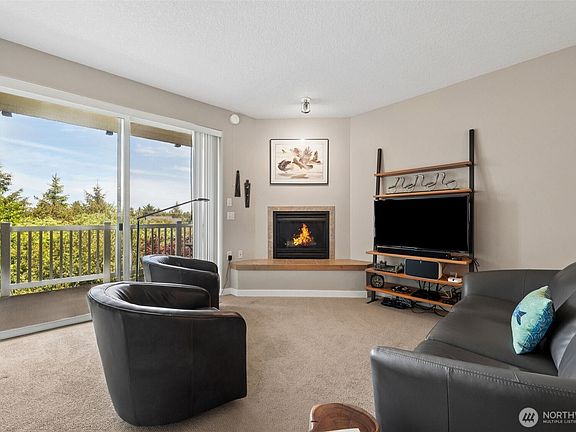 2nd image of 262 Oyhut Bay Boulevard SW #306