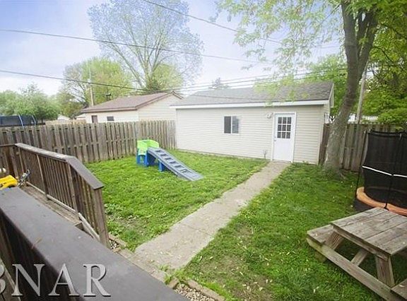 3rd image of 1407 E Main St