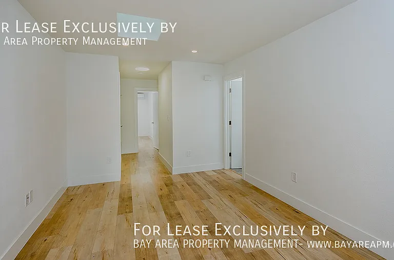 697 Iris Ave #B — Photo 3