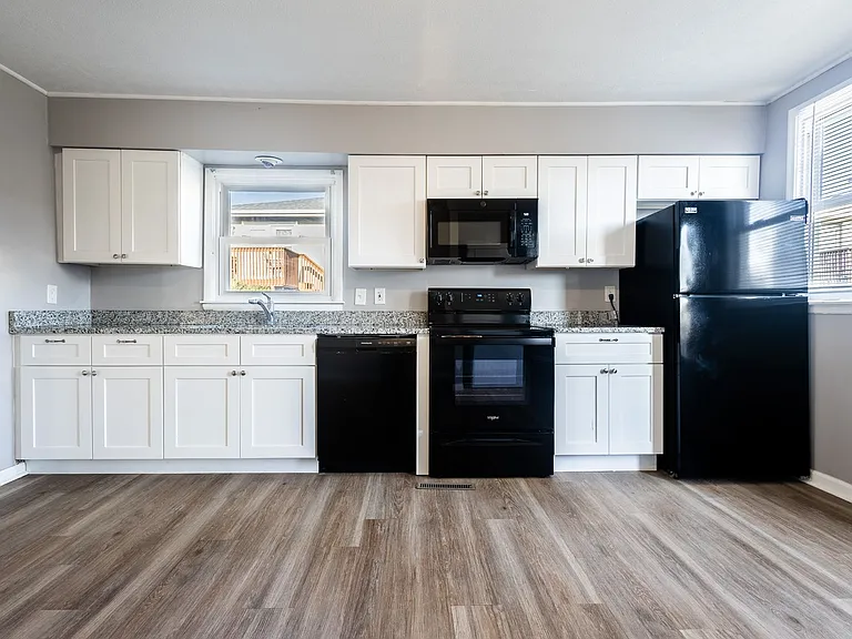 4105 Avenue C — Photo 13
