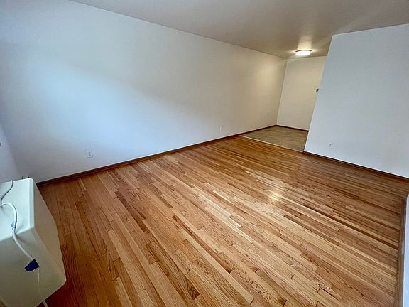 2nd image of 1216 Memorial Dr APT 4