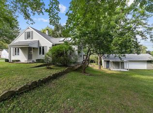 201 E Rowland St, New London, WI 54961
