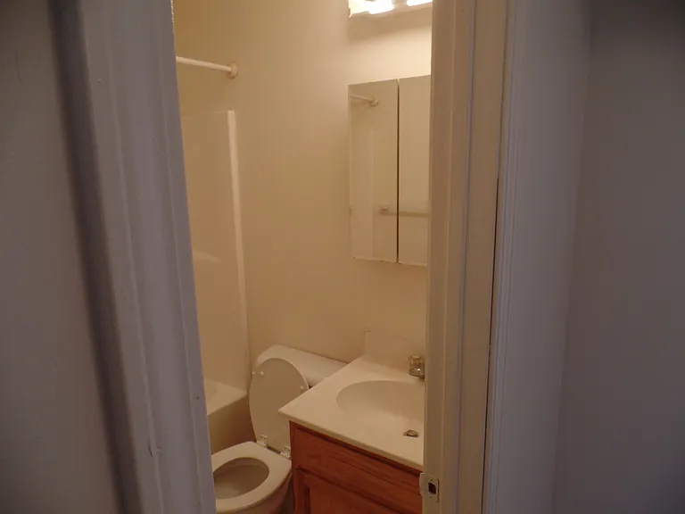 Williamsburg Apartment Homes LLC — Photo 9