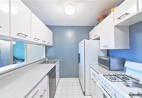 4th image of 2 S End Ave APT 8N