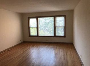 4901-15 Crain, Skokie, IL 60077