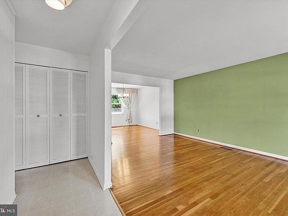 2nd image of 10140 Charington Rd