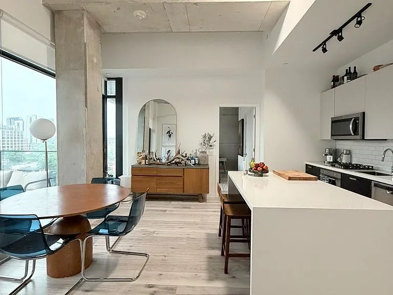 55 Ontario St #906 — Photo 5