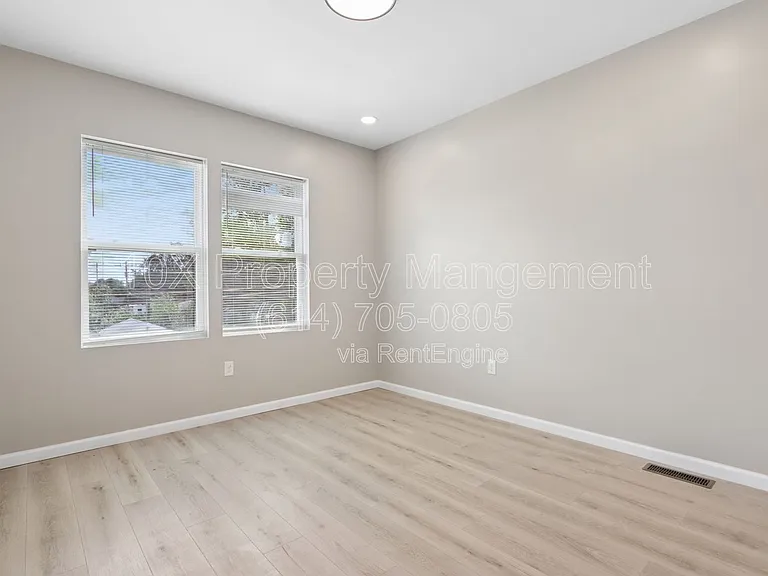 1209 E Whittier St #E — Photo 14