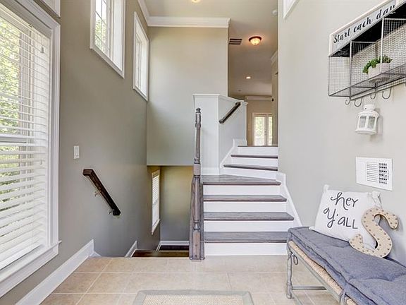 3rd image of 2981 Rivergreen Ln SE