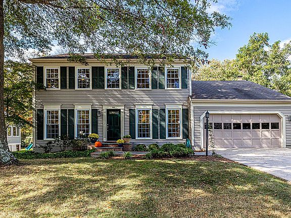 3rd image of 29 Westmoreland Dr