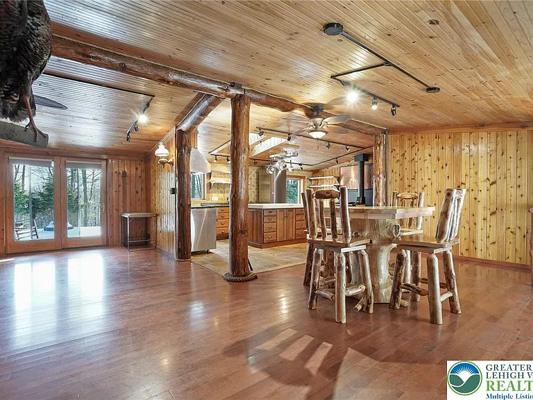 371 Green Tree Dr — Photo 12