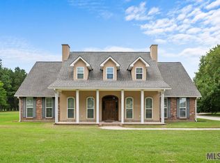 42221 Clouatre Rd, Gonzales, LA 70737