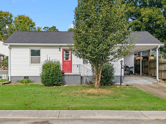 2nd image of 808 Georgia Ave
