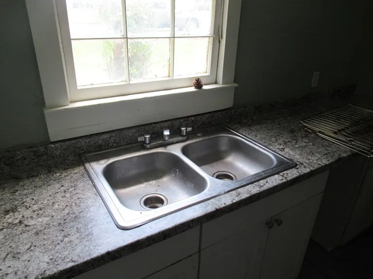 901 N Park St — Photo 6